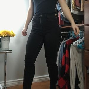 American Eagle Black Skinny Jean Size 4 Short